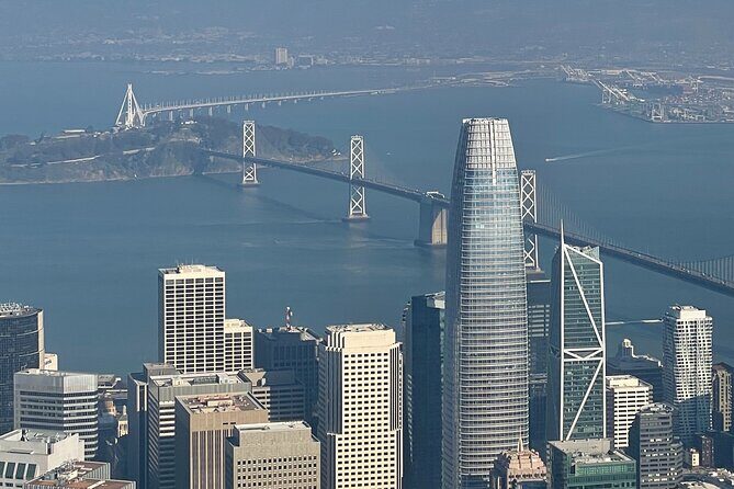 30-40 Minute Airplane San Francisco Bay Flight Tour - Oakland Skyline and the Bay Bridge: The Perfect First Hook