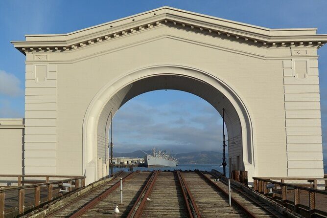 An Exciting Scavenger Hunt: Along Fisherman’s Wharf - How the App Turns Landmarks Into Clues