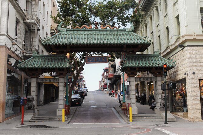 Chinatown Food & History Walking Tour - Small Group - Key things you’ll notice on this tour