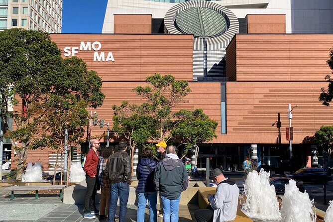 Downtown San Francisco Architecture & Public Art Tour - Stop 1 in downtown: architecture you can read street-level