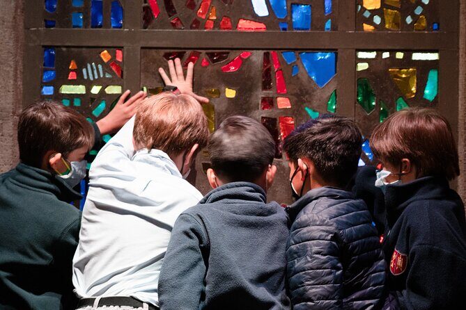 Expert-Led Guided Tour of Grace Cathedral in San Francisco - The Interfaith AIDS Chapel: Why This Stop Hits Hard