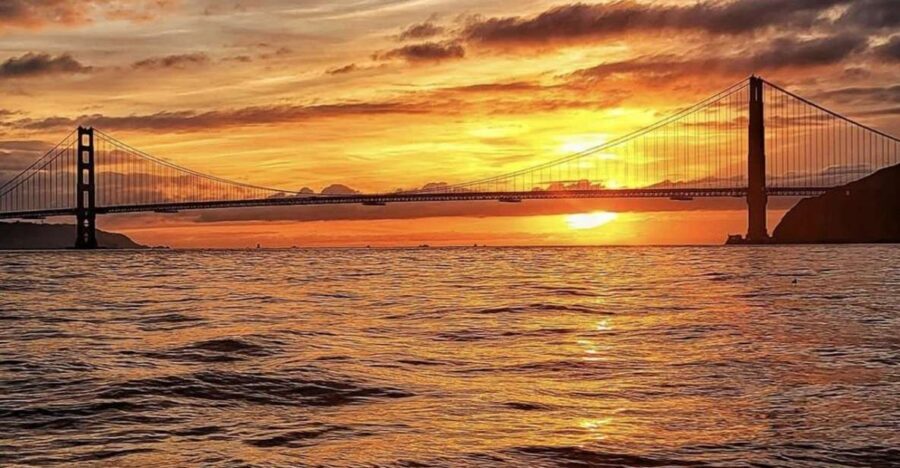 SAN FRANCISCO: (2hr) SUNSET Sailing Experience on SF Bay - San Francisco Skyline Along the Shoreline: When the City Lights Start