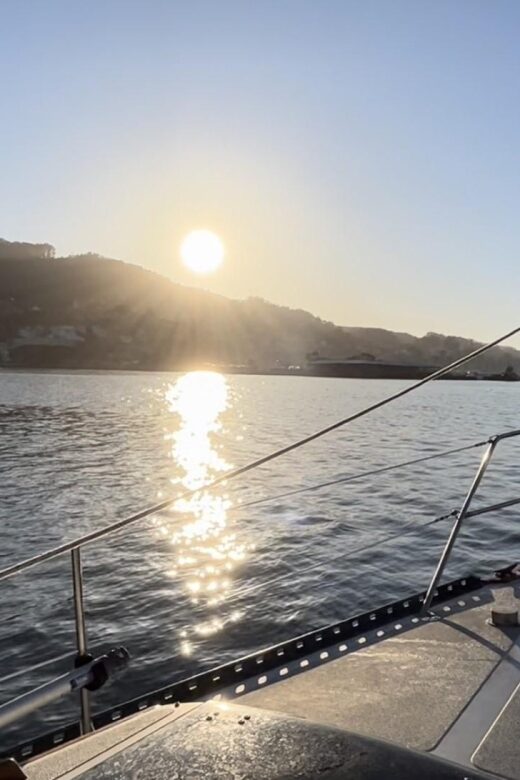 SAN FRANCISCO: (2hr) SUNSET Sailing Experience on SF Bay - Sausalito Finish: Getting the Best of the Fade-Out Light