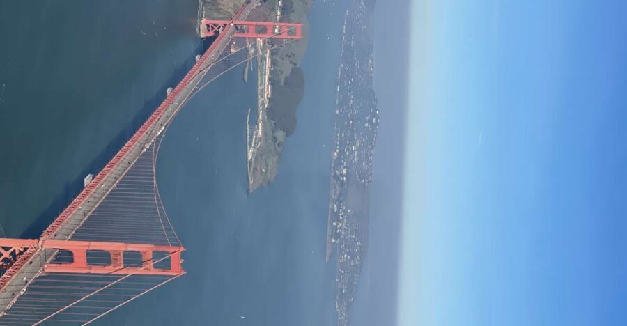 San Francisco: Airplane Private Bay Tour - Golden Gate Bridge overflight: the best photo moment