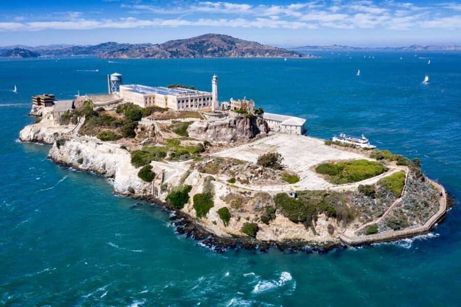 San Francisco: Alcatraz Island & 48-Hour Hop-On Hop-Off Tour - Who this Alcatraz and Big Bus combo suits best
