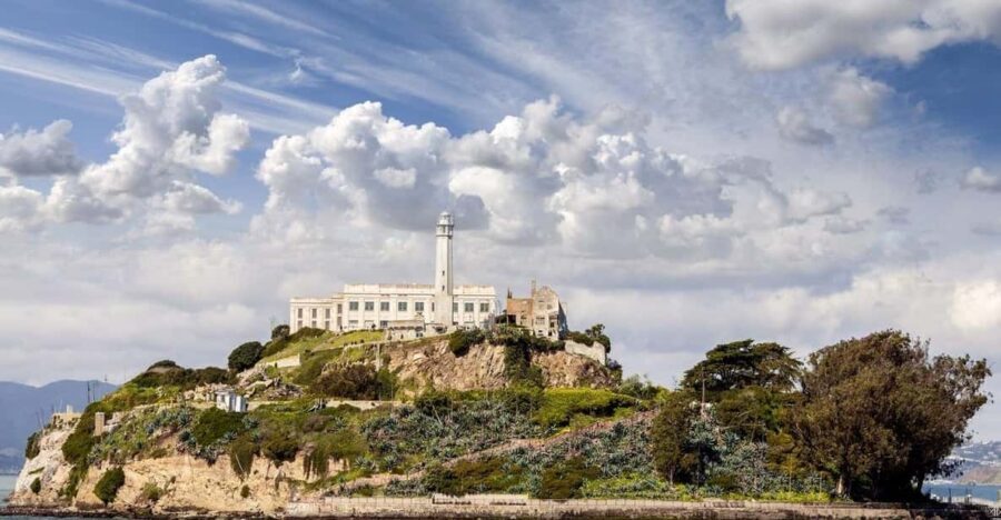 San Francisco: Alcatraz Island & Guided Muir Woods Tour - Key Points at a Glance