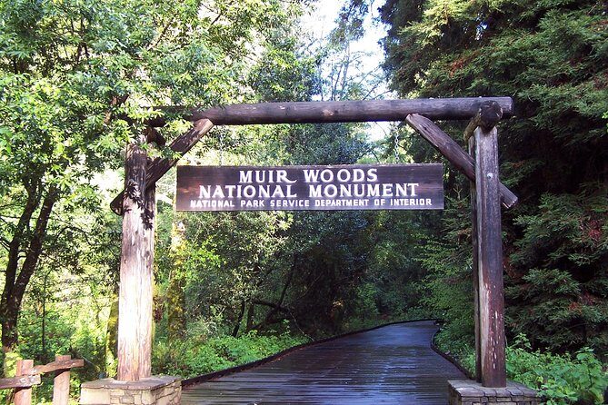 San Francisco: Armstrong Redwoods and Wine Tour with Tastings - The Guide and Driver Dynamic: The Day Runs Through Them