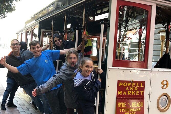 San Francisco: Cable Car Audio Tour with Entrance Ticket - Cable car audio on a schedule: what the experience really feels like