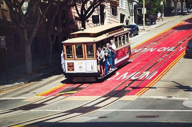 San Francisco: Cable Car Audio Tour with Entrance Ticket - Who this tour suits best