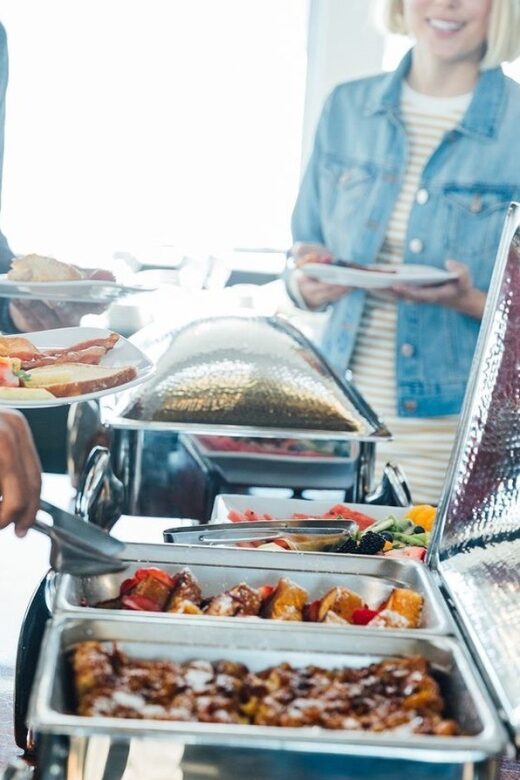 San Francisco: Christmas Day Buffet Brunch or Dinner Cruise - Key highlights at a glance