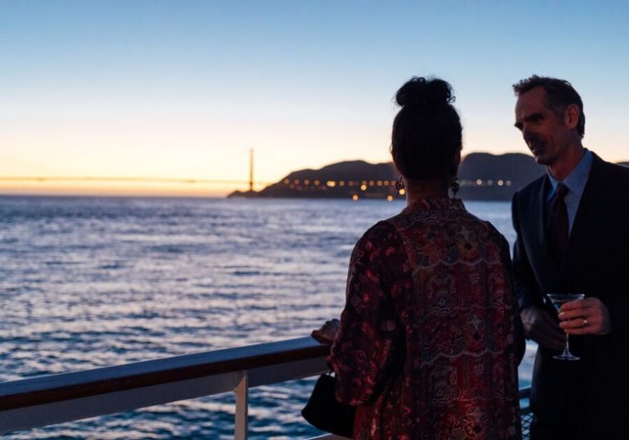 San Francisco: Christmas Day Buffet Brunch or Dinner Cruise - Book it for Christmas Day, if these are your priorities