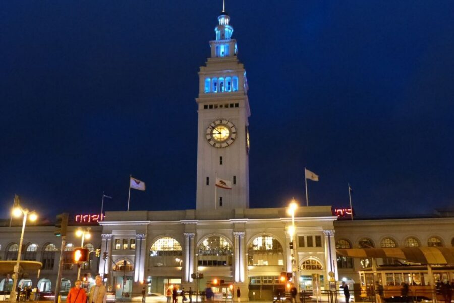 San Francisco Double Decker Bus Night Tour - Nob Hill and Grace Cathedral: a classic SF silhouette from above