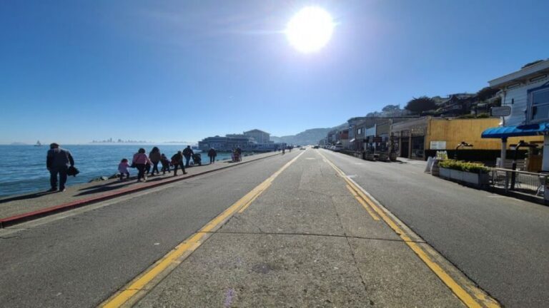 San Francisco: Full-Day City Tour w/ Muir Woods & Sausalito - Golden Gate Bridge: the quick stop that sets the tone