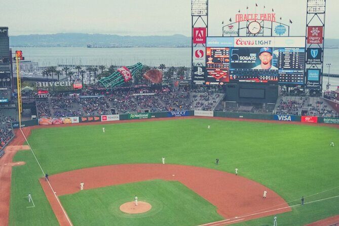 San Francisco Giants Baseball Game at Oracle Park - Dressing for a Giants night: the one tip that saves your evening
