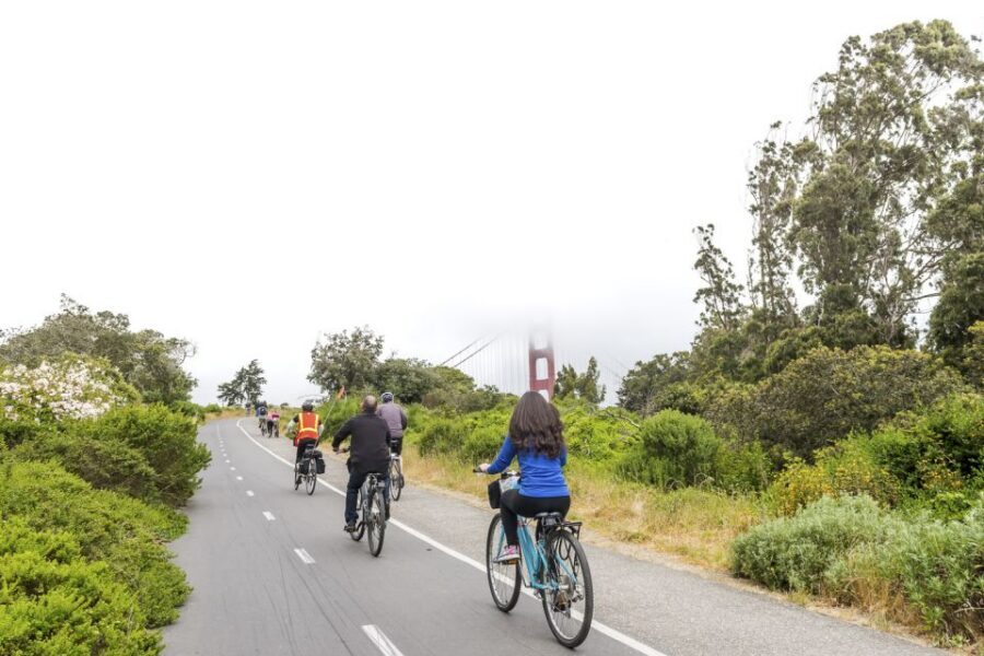 San Francisco: Golden Gate Bridge and Sausalito Cycling Tour - Vista Point and the ride into Sausalito