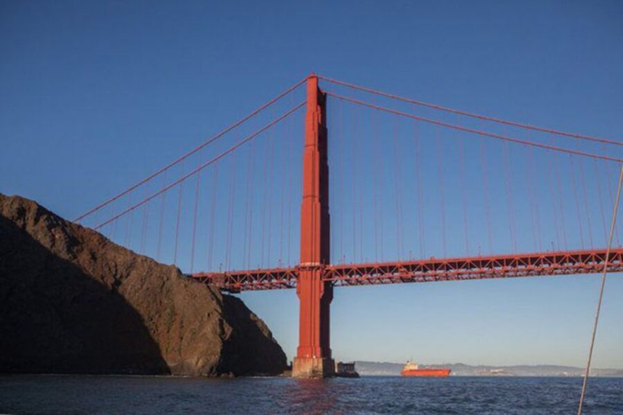 San Francisco: Golden Gate Bridge Catamaran Cruise - Pier 39 start: finding Adventure Cat at Gate J