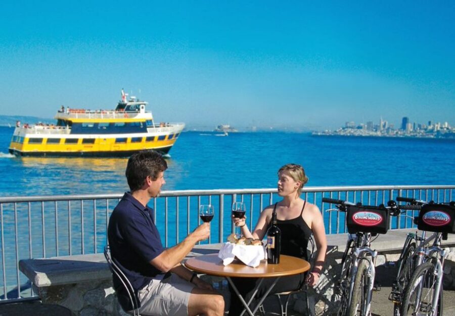 San Francisco: Golden Gate Bridge to Sausalito Bike Tour - Fort Mason, Marina District, and the Palace of Fine Arts: scenery with context
