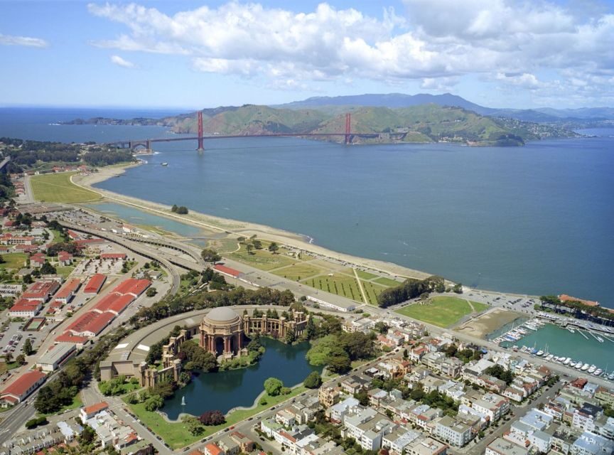 San Francisco: Golden Gate Bridge to Sausalito Bike Tour - Sausalito downhill cruise: your pace, your photos, then ferry back