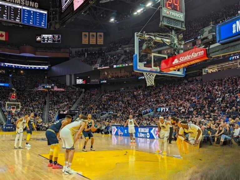 San Francisco: Golden State Warriors Basketball Game Ticket - Your assigned seat: how view and category can affect your night