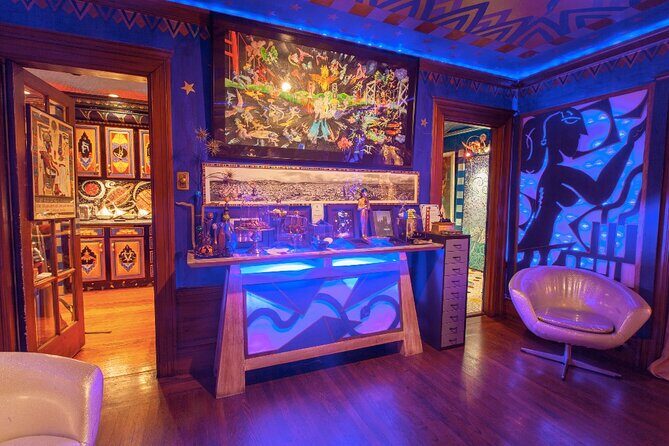 San Francisco Gregangelo Museum - Immersive Interior Art Tour - Gregangelo Museum: a house-art experience with a chatty spine