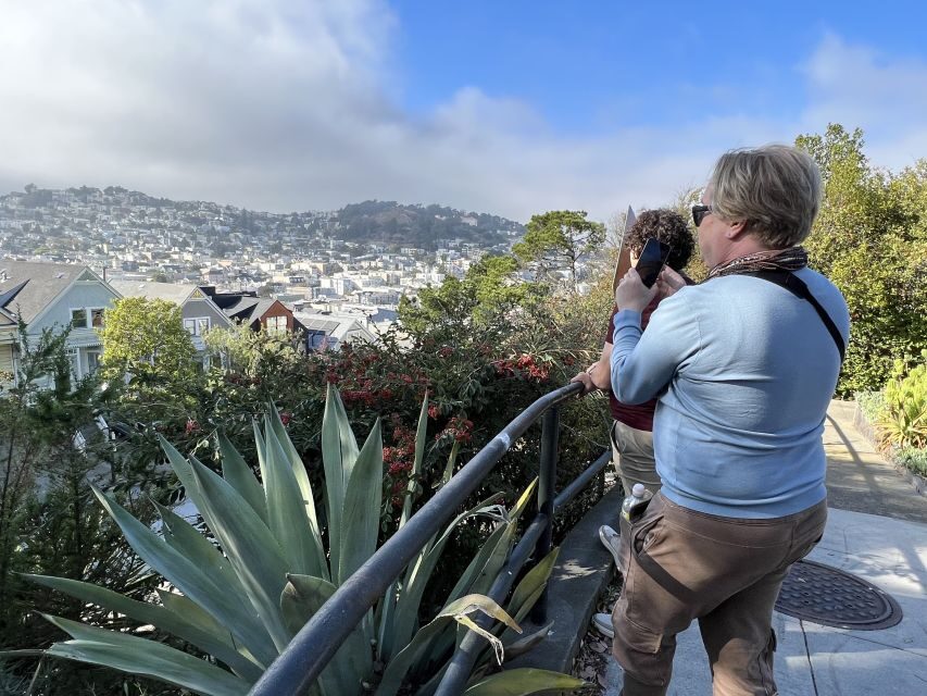 San Francisco: Neighborhood Walking Tour - 6 Route Options - The Four Peaks: view points, hidden gardens, and stair-heavy SF