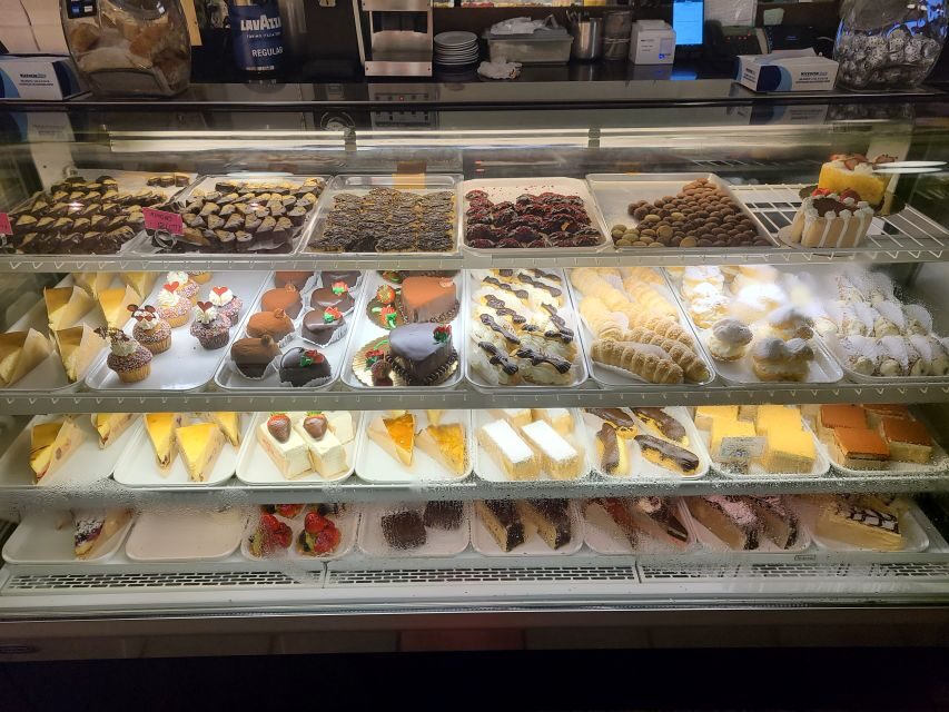 San Francisco: North Beach and Little Italy Food Tour - Pizza, cannoli, and the Italian classics in satisfying portions