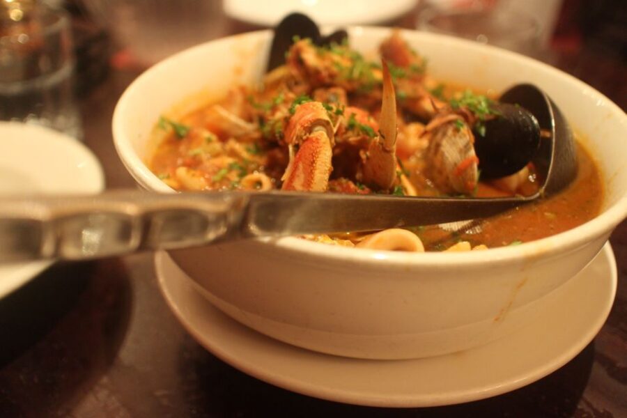San Francisco: North Beach Curated Multi-Course Foodie Tour - Cioppino and croquettes: hearty comfort in North Beach alleyways