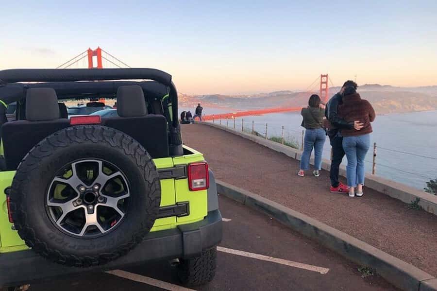 San Francisco: Private City Highlights Tour in a Jeep - Lombard Street and the quick way to get the famous switchbacks