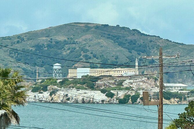 San Francisco Private City Tour in New EV Volkswagen Van - Golden Gate Bridge in 10 Minutes: Photos, Views, and Perspective
