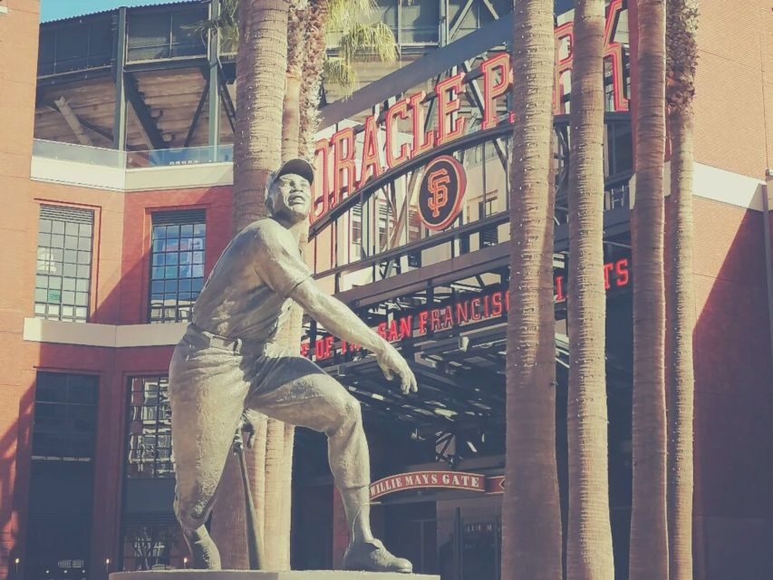 San Francisco: San Francisco Giants Baseball Game Ticket - Oracle Park Views and McCovey Cove: The Extra Show You Didn’t Know You Needed