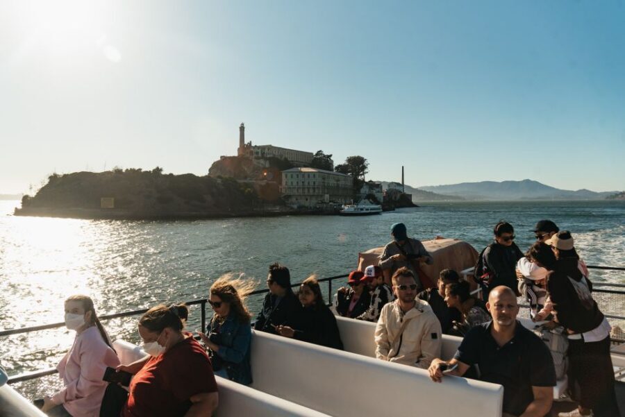 San Francisco: Skip-the-Line 1-Hour Bay Cruise by Boat - Pier 39 Check-In and Skip-the-Line Boarding