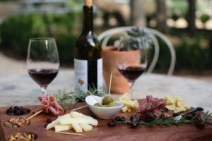 San Francisco Wine Tour with a Local Expert: 6 Tastings 100% Personalized - Six tastings of rose, red, and white—what that format teaches fast