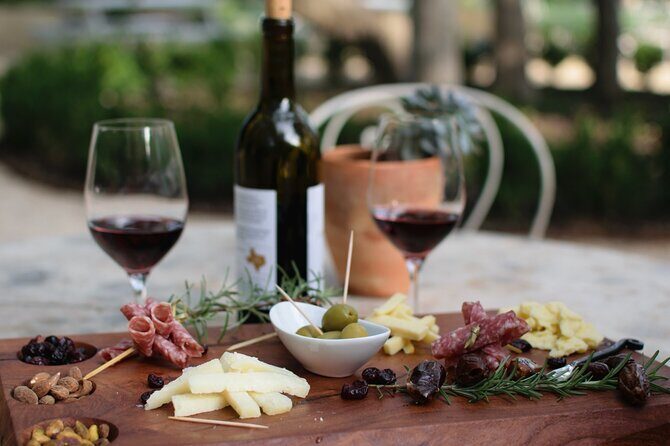 San Francisco Wine Tour with a Local Expert: 6 Tastings 100% Personalized - Six tastings of rose, red, and white—what that format teaches fast