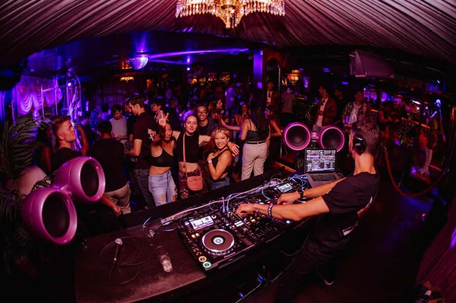SF Pub Crawl and Clubbing Experience - Key Things to Know Before You Go
