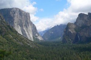 Small Group Yosemite and Giant Sequoias Day Trip from San Francisco - Tunnel View to Bridalveil Fall: the quickest way to understand Yosemite Valley
