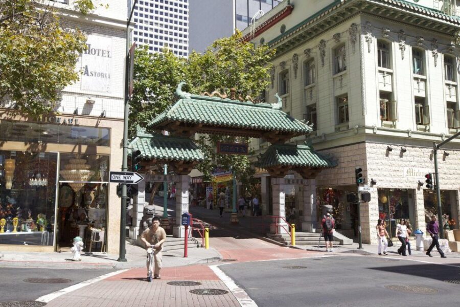 Top 10 Streets of SF, Chinatown & North Beach Highlights - Fortune cookies at the Golden Gate factory